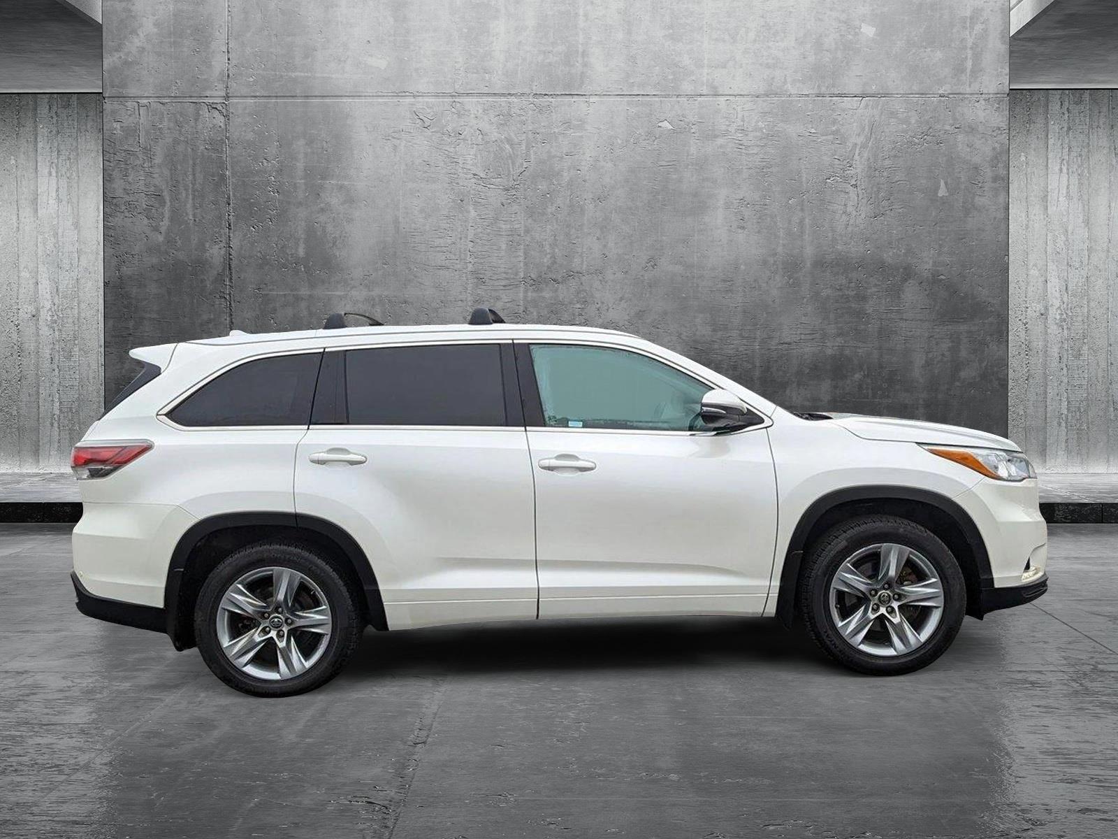 2016 Toyota Highlander Vehicle Photo in Spokane Valley, WA 99212