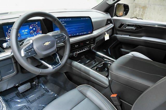 2025 Chevrolet Suburban Vehicle Photo in EVERETT, WA 98203-5662