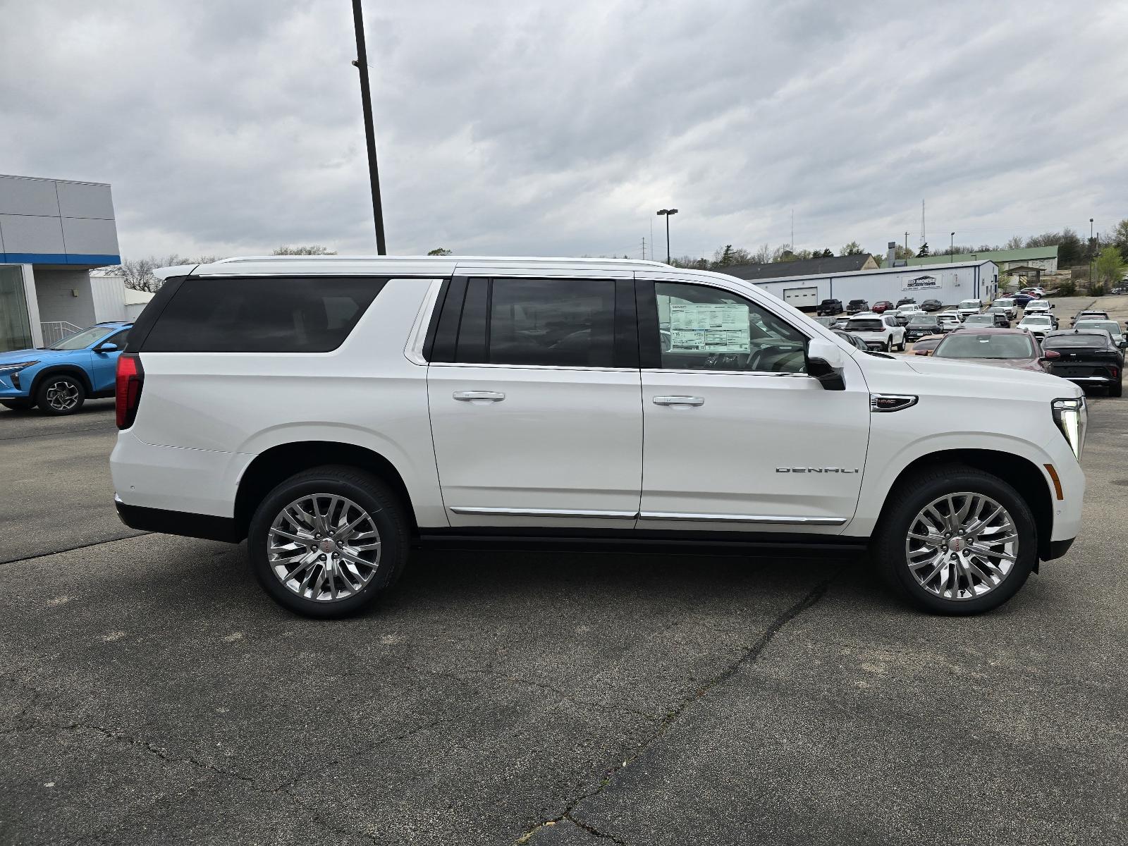 2025 GMC Yukon XL Vehicle Photo in Rolla, MO 65401