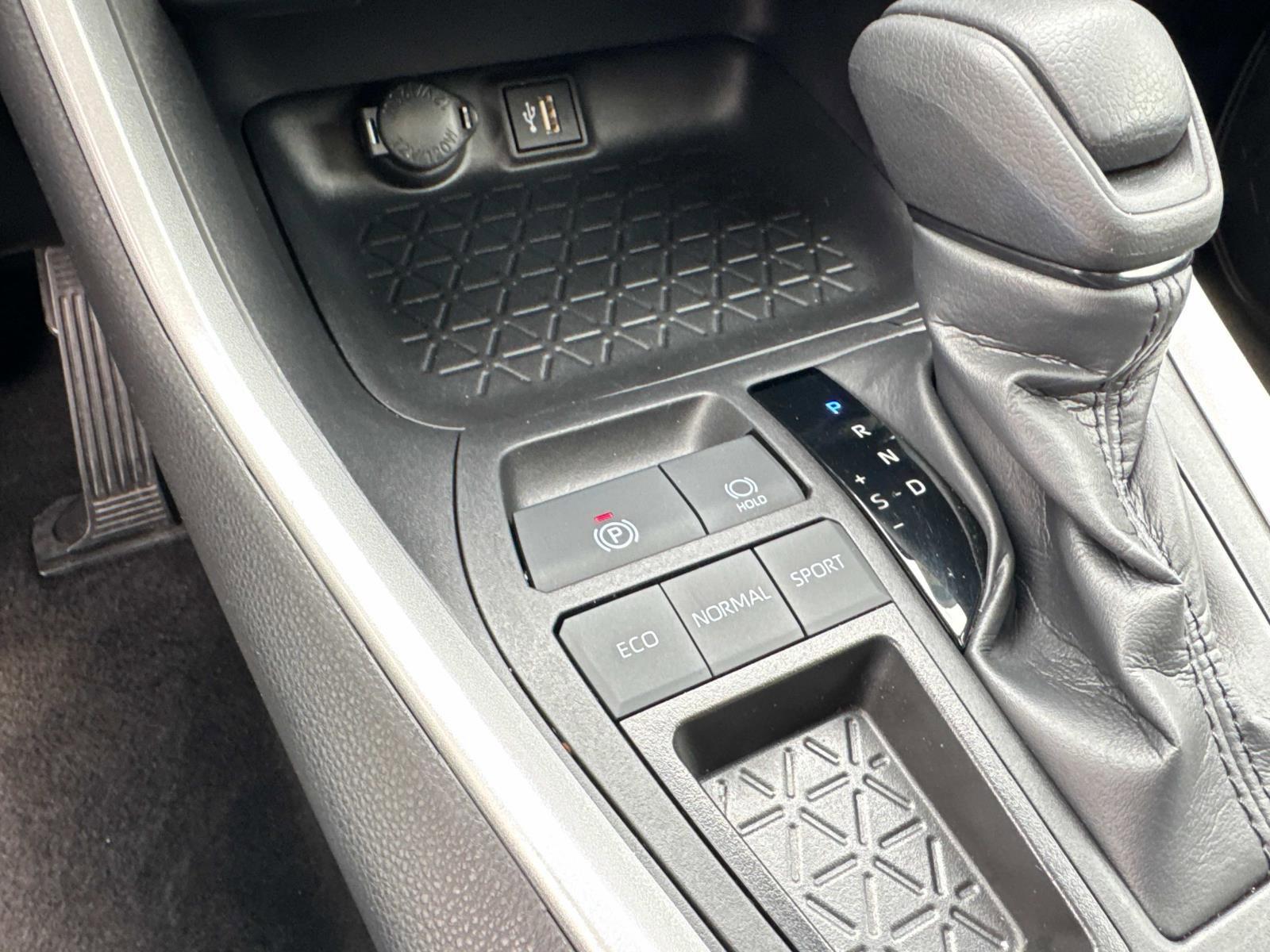 2024 Toyota RAV4 Vehicle Photo in LOS ANGELES, CA 90007-3794