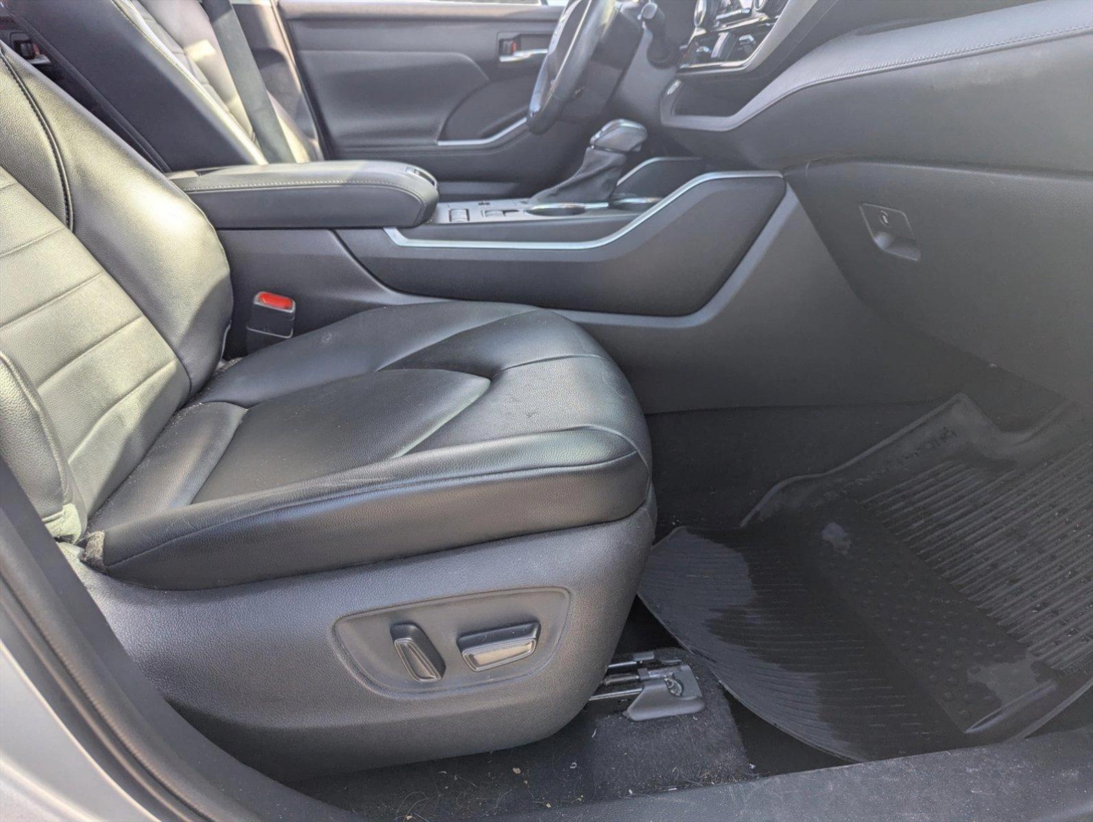 2021 Toyota Highlander Vehicle Photo in Ft. Myers, FL 33907