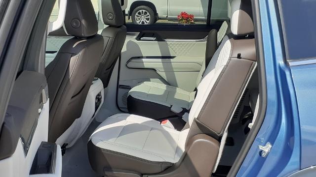 2024 GMC Acadia Vehicle Photo in ROXBORO, NC 27573-6143