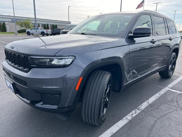 2023 Jeep Grand Cherokee L Vehicle Photo in GREEN BAY, WI 54304-5303