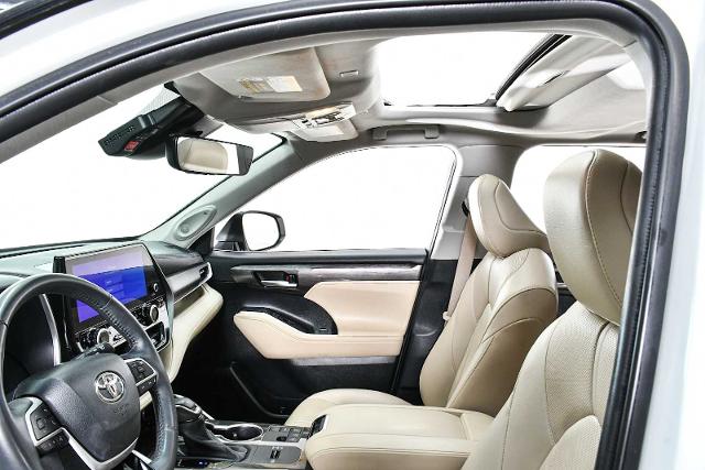 2023 Toyota Highlander Vehicle Photo in DALLAS, TX 75235