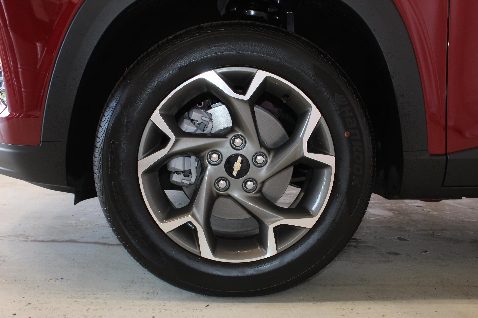 2025 Chevrolet Trax Vehicle Photo in NORTHAMPTON, MA 01060-1120