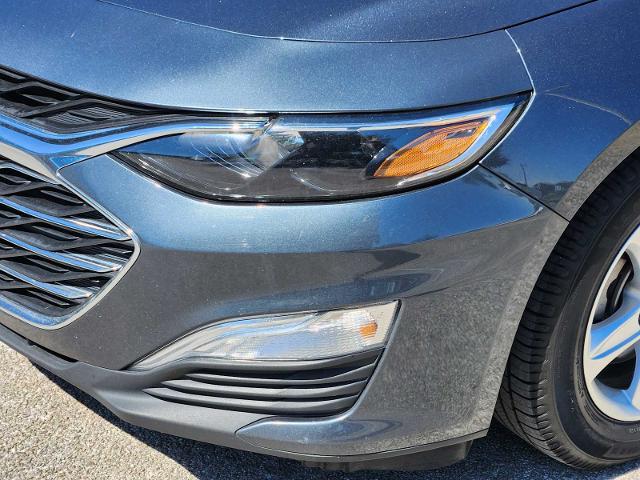 2021 Chevrolet Malibu Vehicle Photo in DENTON, TX 76210-9321