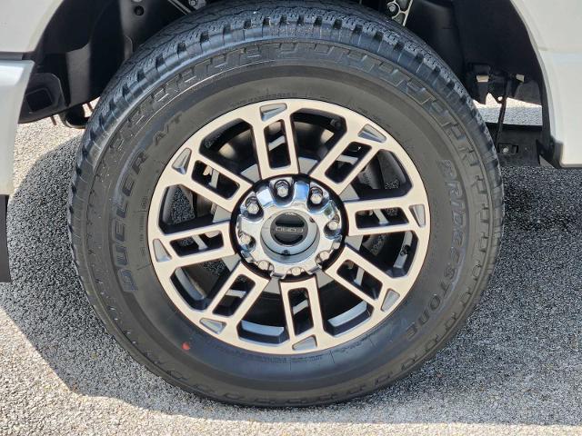 2024 Ford Super Duty F-250 SRW Vehicle Photo in DENTON, TX 76210-9321