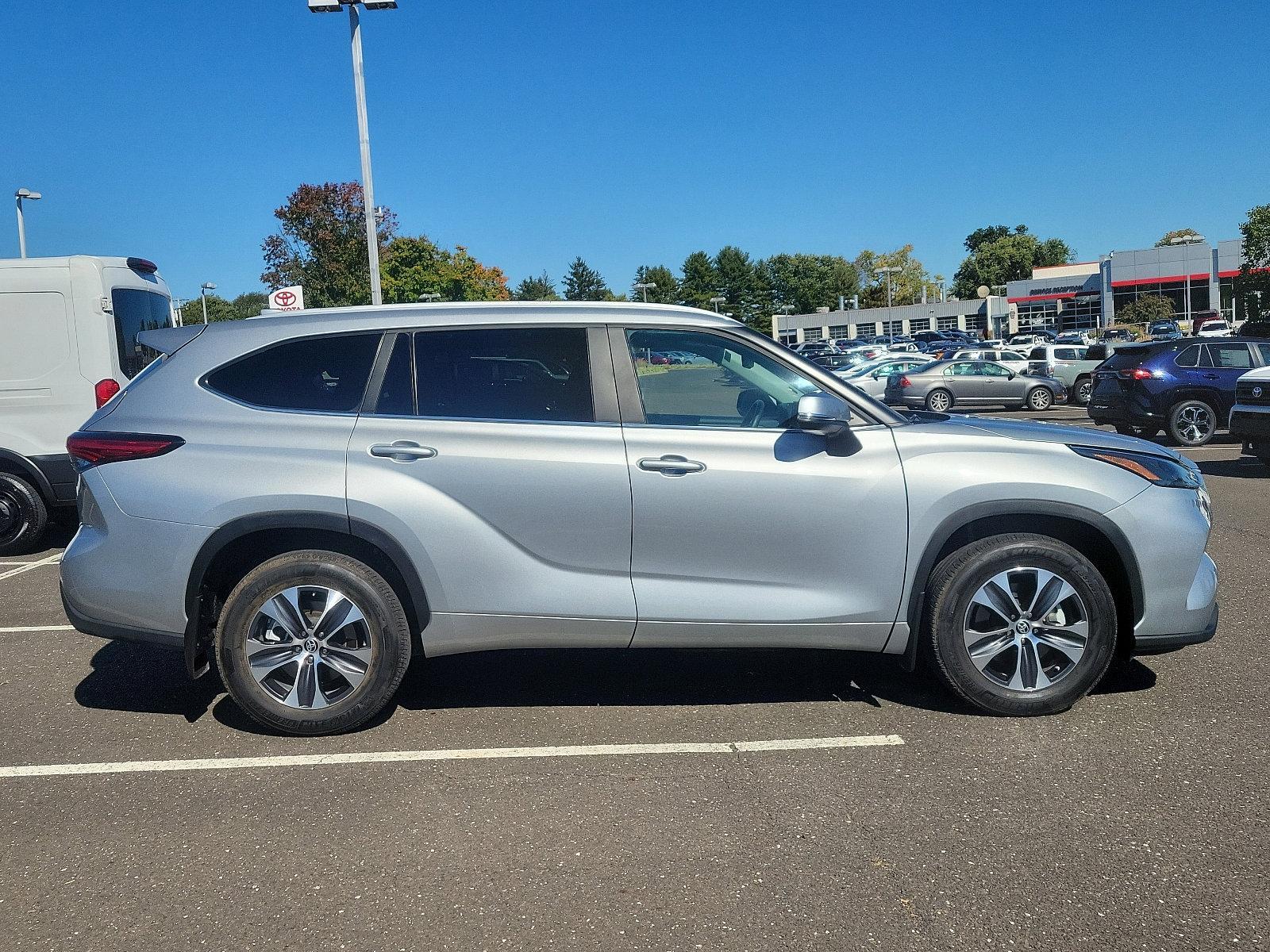 2023 Toyota Highlander Vehicle Photo in Trevose, PA 19053