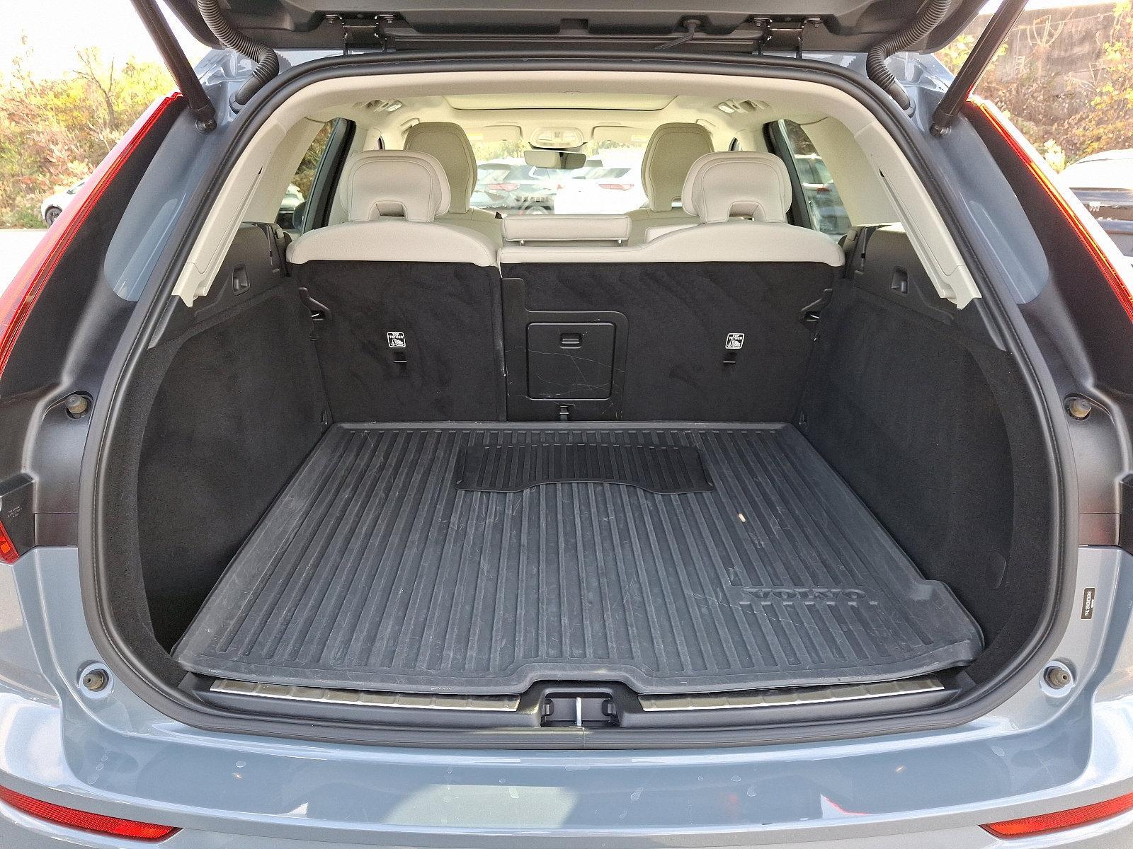 2022 Volvo XC60 Vehicle Photo in Trevose, PA 19053