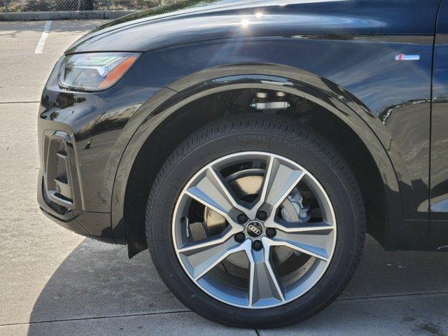 2025 Audi Q5 Vehicle Photo in HOUSTON, TX 77090