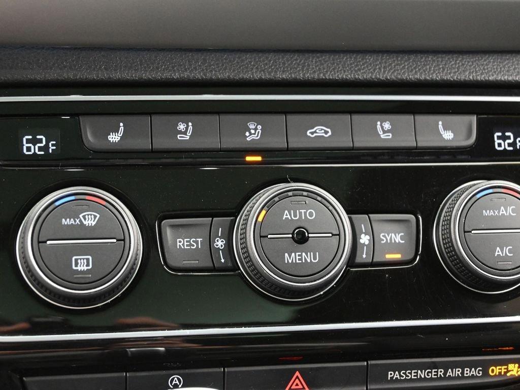 2023 Volkswagen Atlas Vehicle Photo in Marion, IA 52302