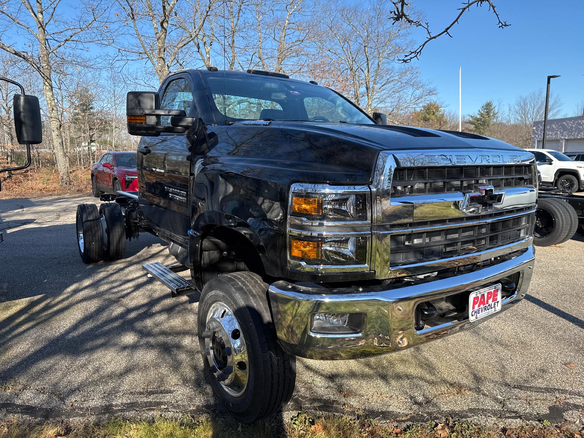 2024 Chevrolet Silverado 5500 HD Vehicle Photo in SOUTH PORTLAND, ME 04106-1997