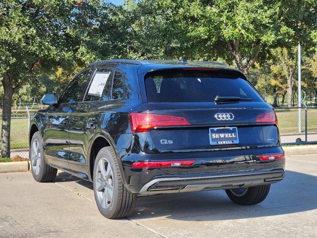 2025 Audi Q5 Vehicle Photo in HOUSTON, TX 77090