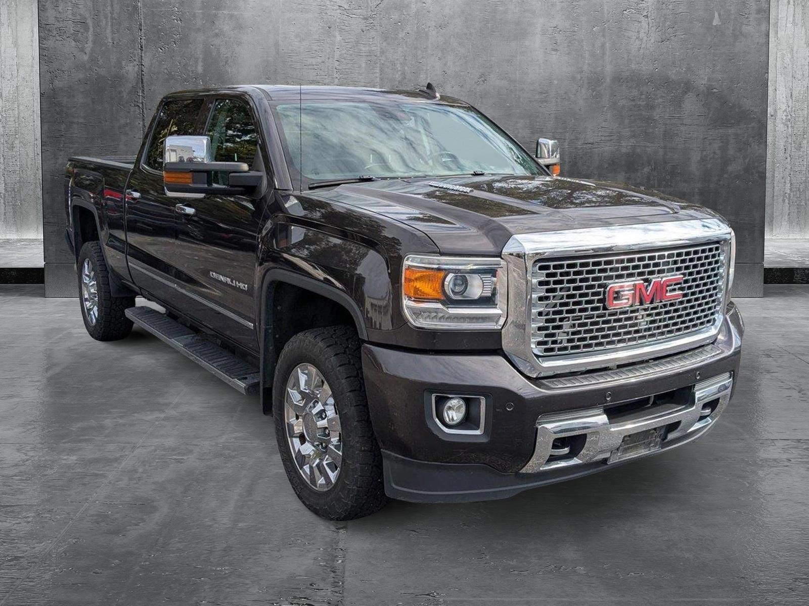 2015 GMC Sierra 2500HD available WiFi Vehicle Photo in Panama City, FL 32401