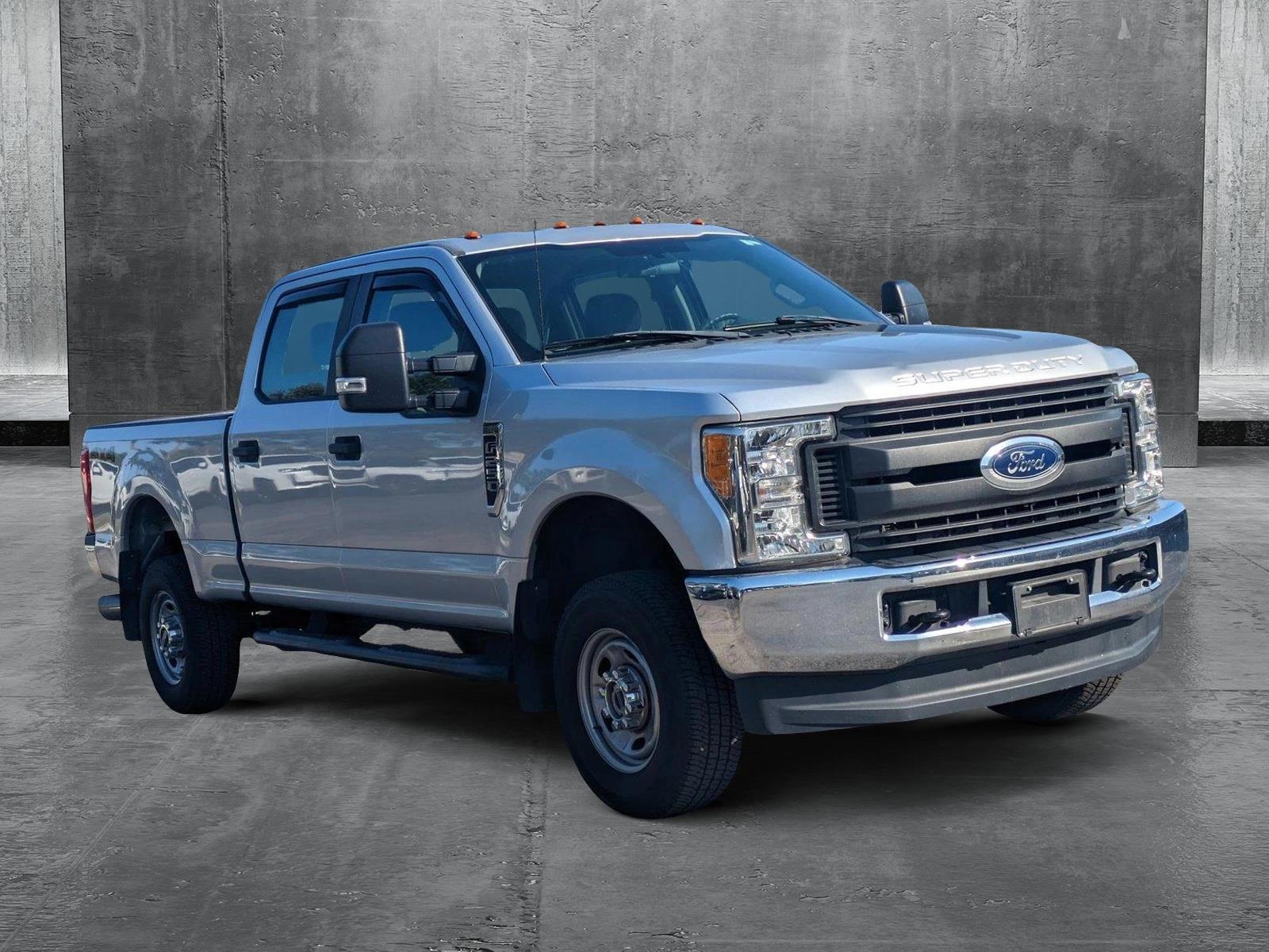 2017 Ford Super Duty F-250 SRW Vehicle Photo in WEST PALM BEACH, FL 33407-3296