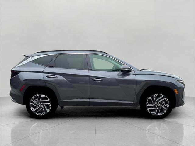 2025 Hyundai TUCSON Hybrid Vehicle Photo in Green Bay, WI 54304