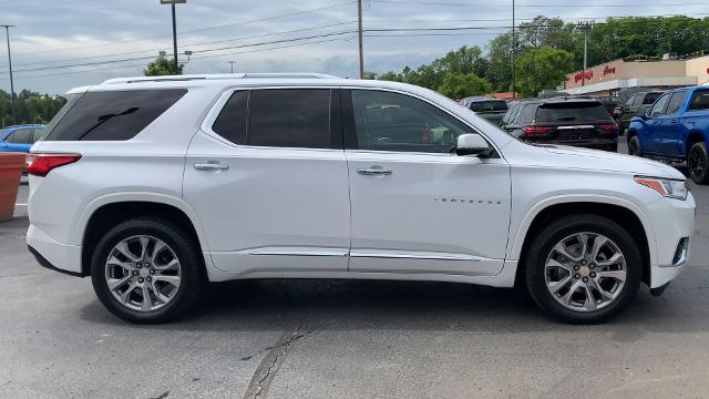 2019 Chevrolet Traverse Vehicle Photo in MOON TOWNSHIP, PA 15108-2571