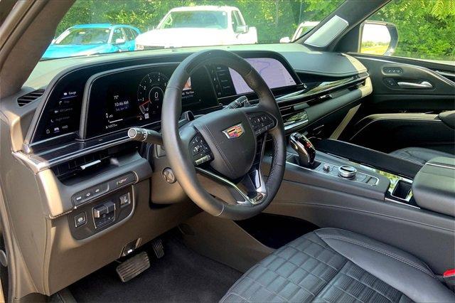 2024 Cadillac Escalade ESV Vehicle Photo in KANSAS CITY, MO 64114-4545