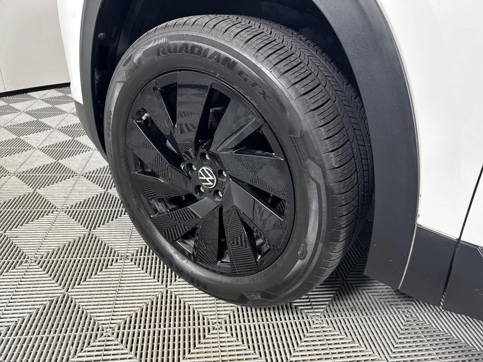 2024 Volkswagen Atlas Vehicle Photo in Georgetown, TX 78626