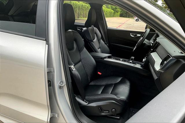 2025 Volvo XC60 Vehicle Photo in Houston, TX 77007