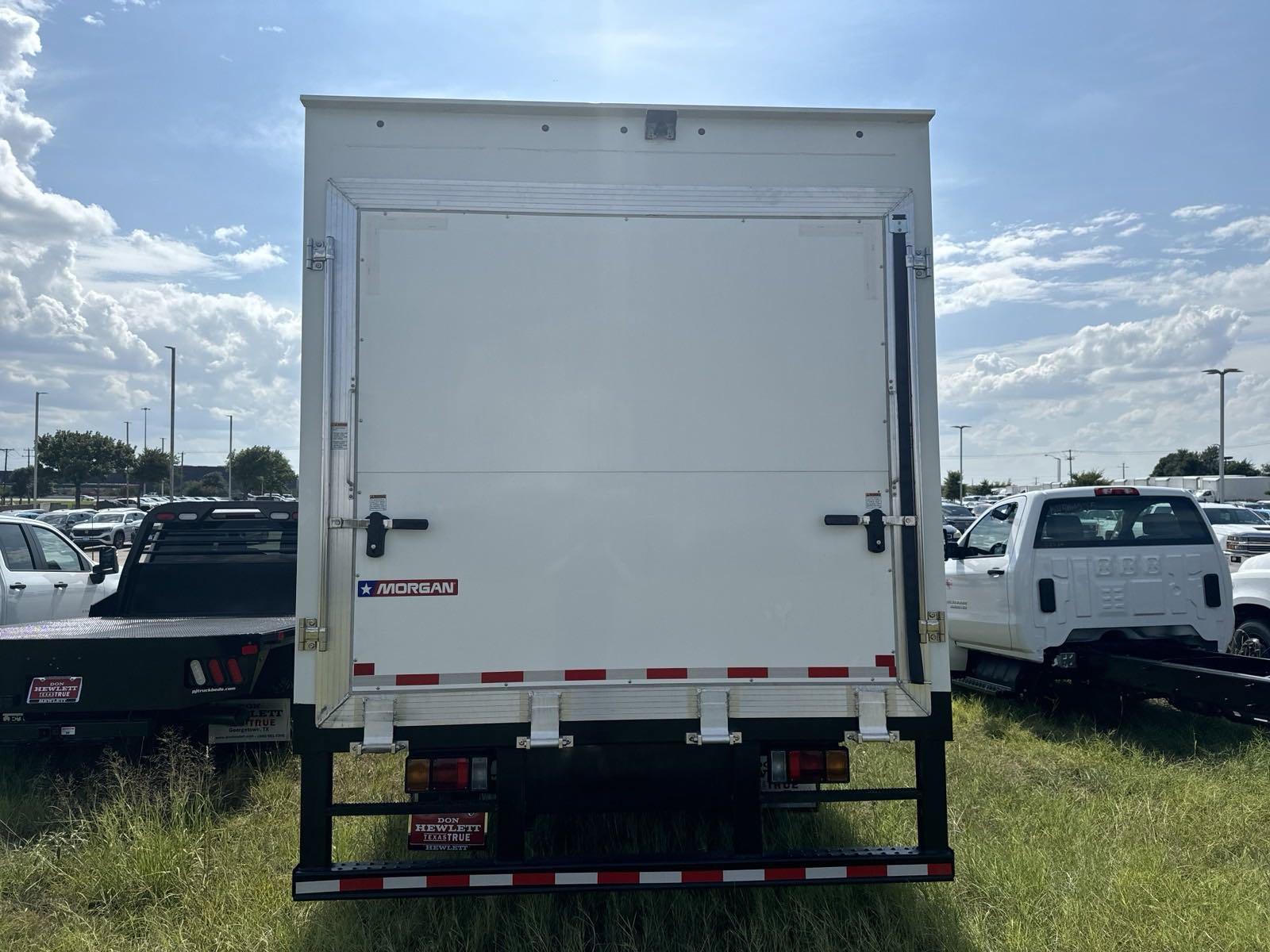 2025 Chevrolet Low Cab Forward 5500 XG Vehicle Photo in GEORGETOWN, TX 78626-7508