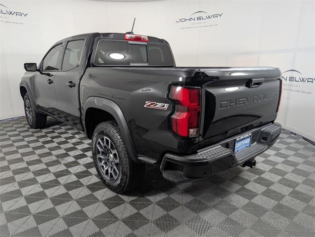 2024 Chevrolet Colorado Vehicle Photo in ENGLEWOOD, CO 80113-6708