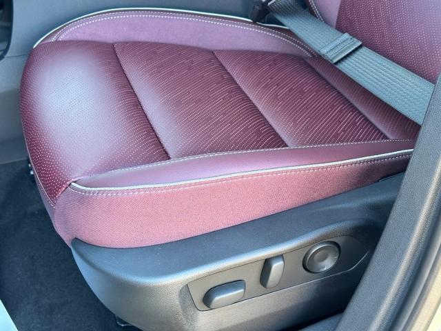 2025 Buick Envision Vehicle Photo in COLUMBIA, MO 65203-3903
