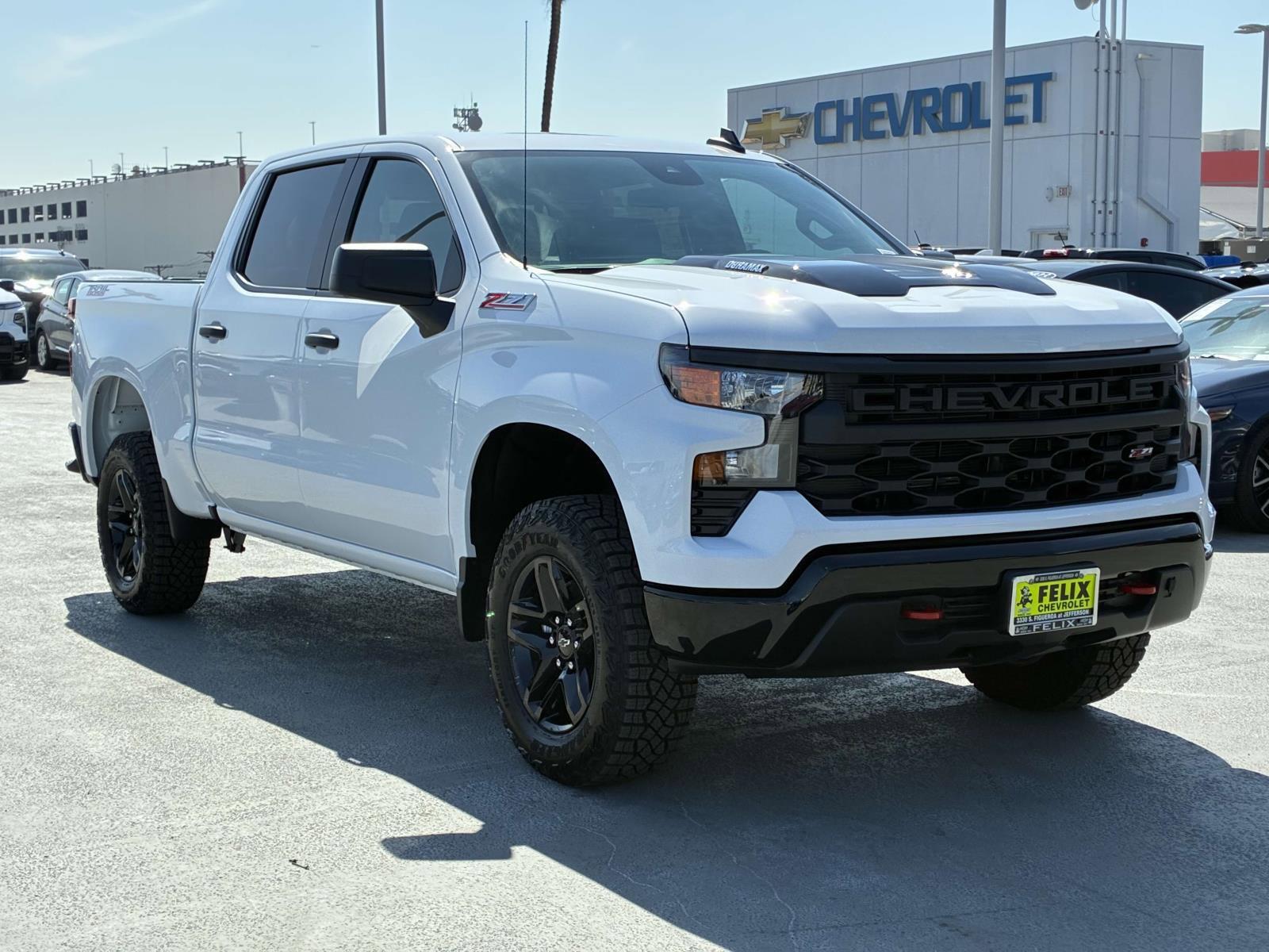 2025 Chevrolet Silverado 1500 Vehicle Photo in LOS ANGELES, CA 90007-3794