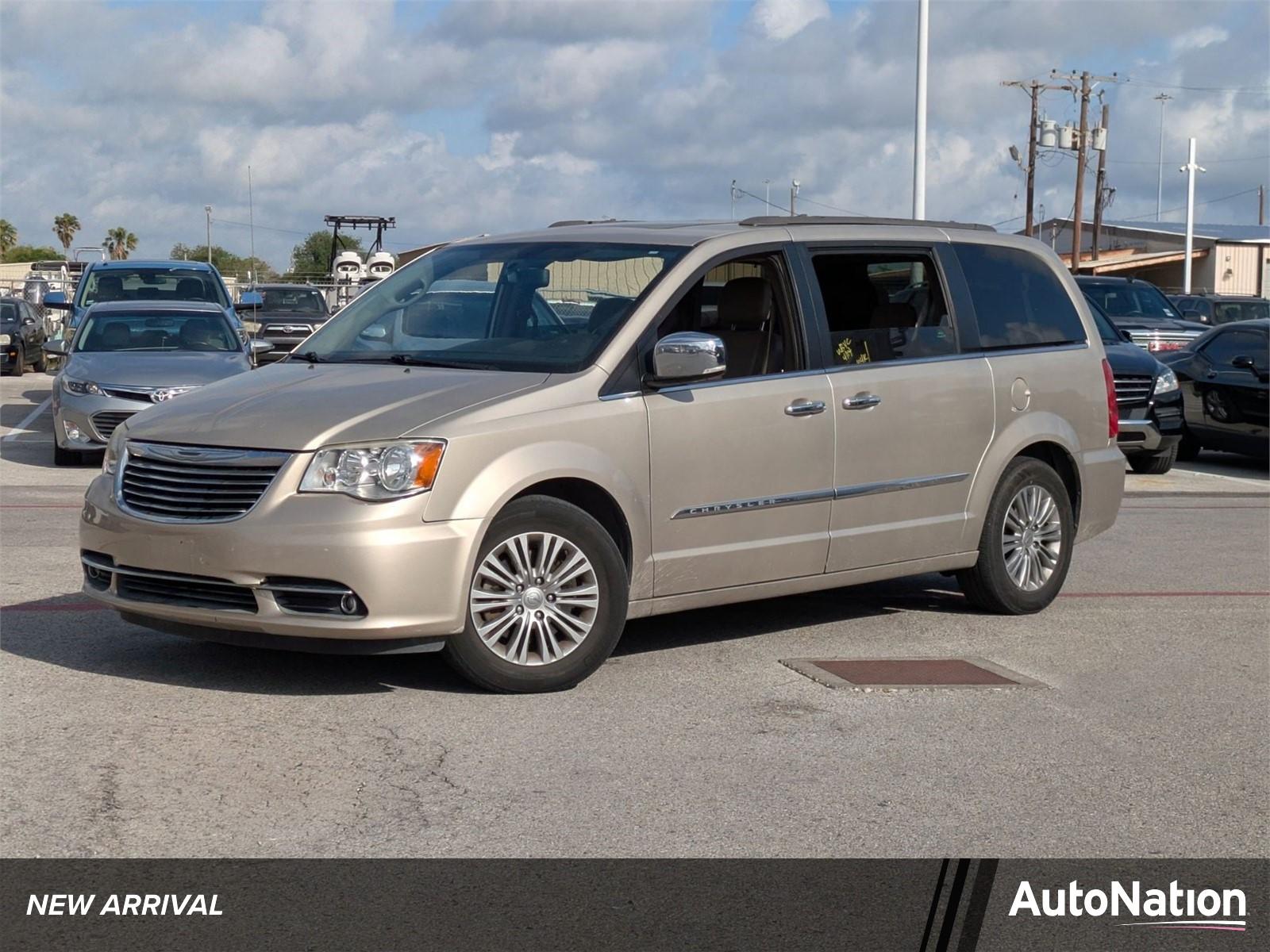 2016 Chrysler Town & Country Vehicle Photo in Corpus Christi, TX 78415