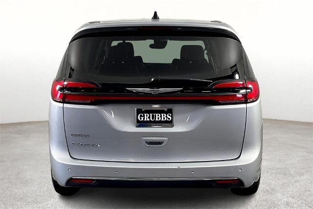 2024 Chrysler Pacifica Vehicle Photo in Tulsa, OK 74129