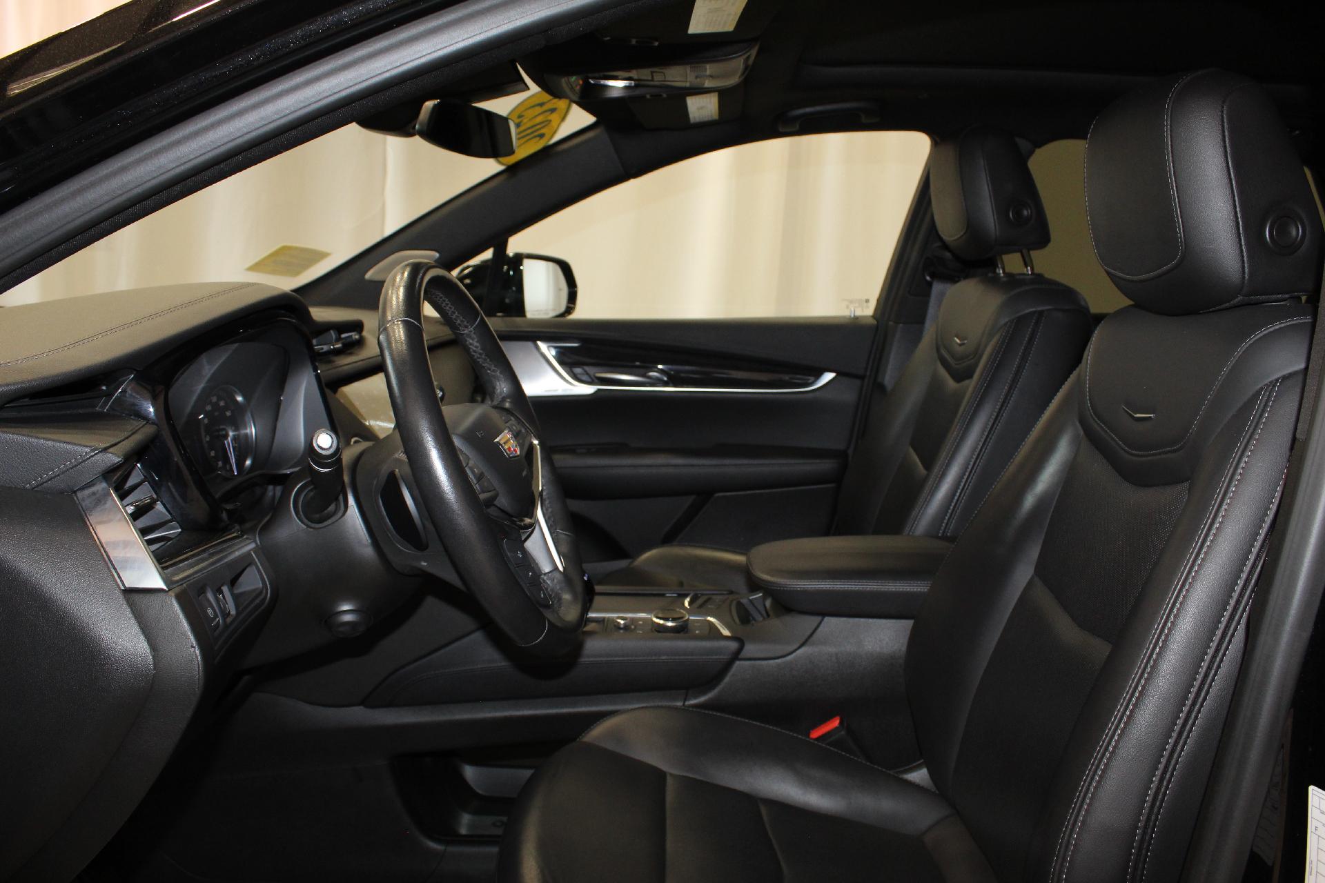 2023 Cadillac XT5 Vehicle Photo in NORTHAMPTON, MA 01060-1120