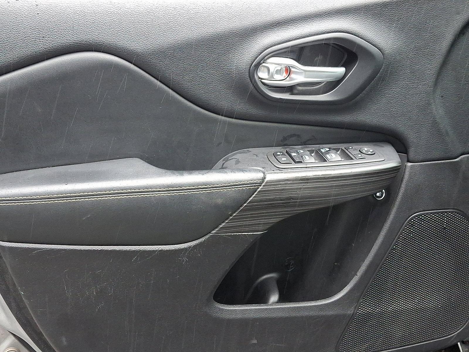 2015 Jeep Cherokee Vehicle Photo in Mechanicsburg, PA 17050-2306