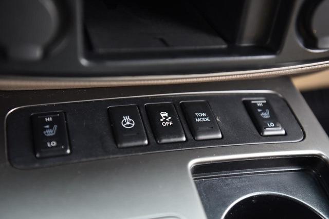 2015 Nissan Armada Vehicle Photo in Ballwin, MO 63011