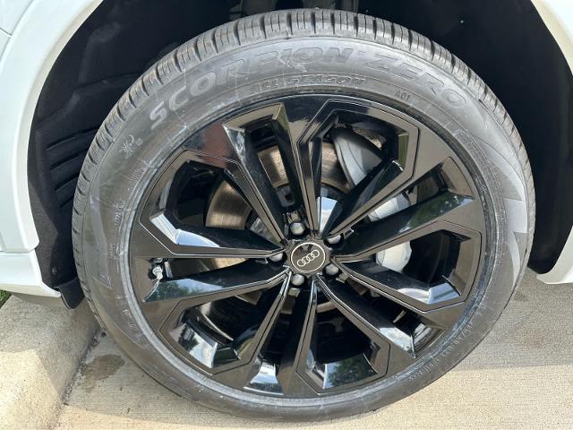 2025 Audi Q7 Vehicle Photo in HOUSTON, TX 77090