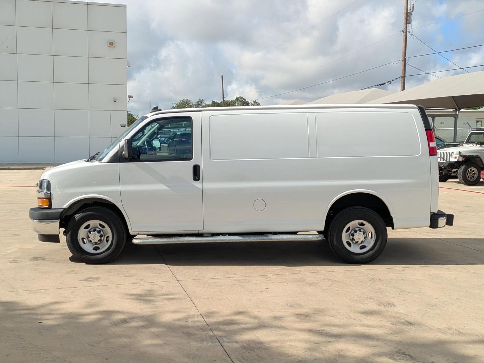 2023 Chevrolet Express Cargo 2500 Vehicle Photo in SELMA, TX 78154-1460