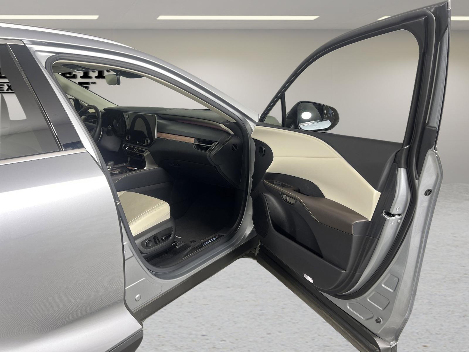 2023 Lexus RX Vehicle Photo in GEORGETOWN, TX 78626-7508