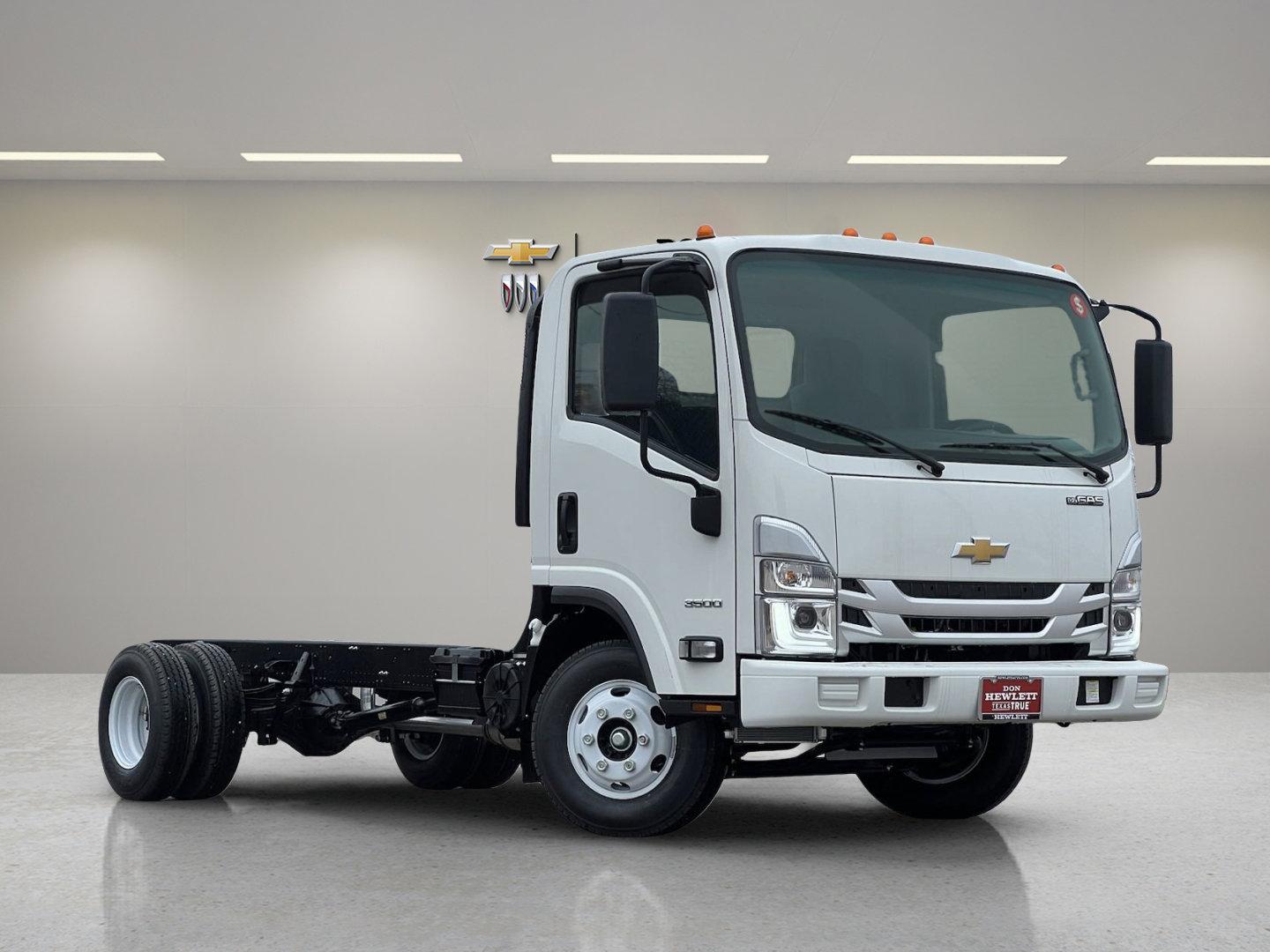 2024 Chevrolet Low Cab Forward 3500 Vehicle Photo in GEORGETOWN, TX 78626-7508