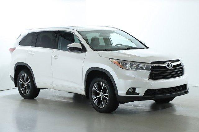 2016 Toyota Highlander Vehicle Photo in BEACHWOOD, OH 44122-4298