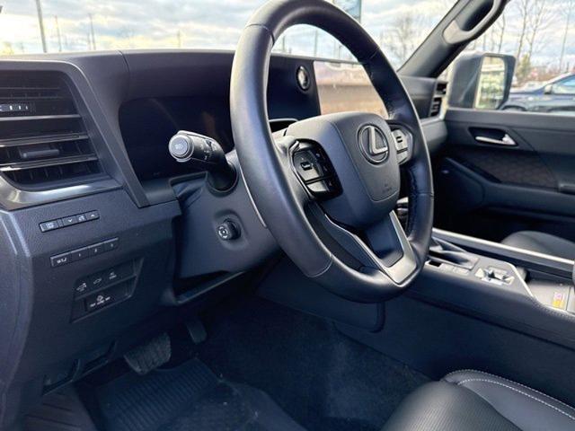 2024 Lexus GX550 Vehicle Photo in TREVOSE, PA 19053-4984