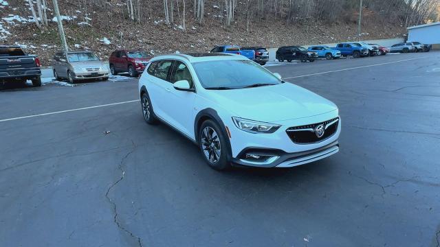 2018 Buick Regal TourX Vehicle Photo in MARION, NC 28752-6372