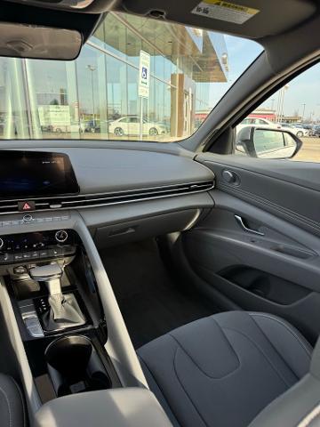 2023 Hyundai ELANTRA Vehicle Photo in Peoria, IL 61615