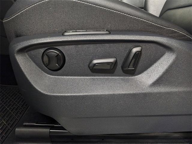 2021 Volkswagen Tiguan Vehicle Photo in ENGLEWOOD, CO 80113-6708