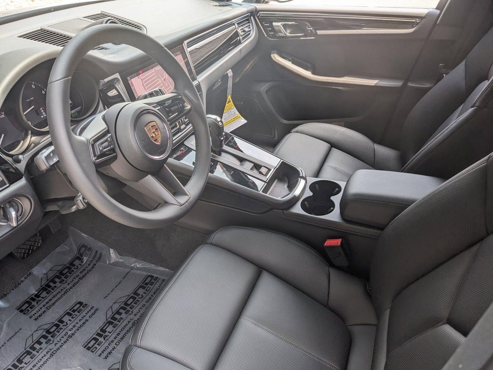 2024 Porsche Macan Vehicle Photo in Towson, MD 21204