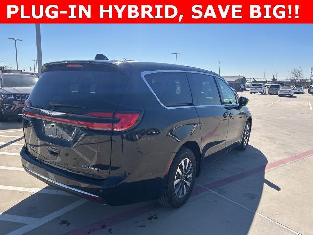 2024 Chrysler Pacifica Vehicle Photo in San Antonio, TX 78230
