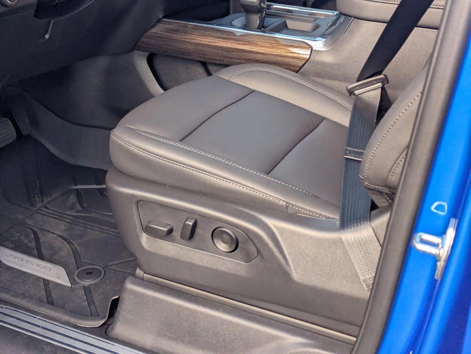 2025 Chevrolet Silverado 1500 Vehicle Photo in GREENACRES, FL 33463-3207