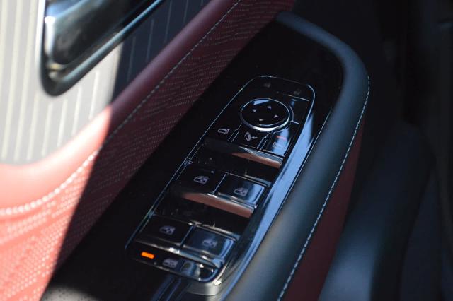 2025 INFINITI QX80 Vehicle Photo in Houston, TX 77090