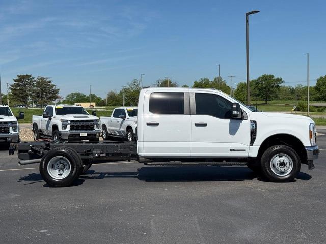 2024 Ford Super Duty F-350 DRW Vehicle Photo in COLUMBIA, MO 65203-3903