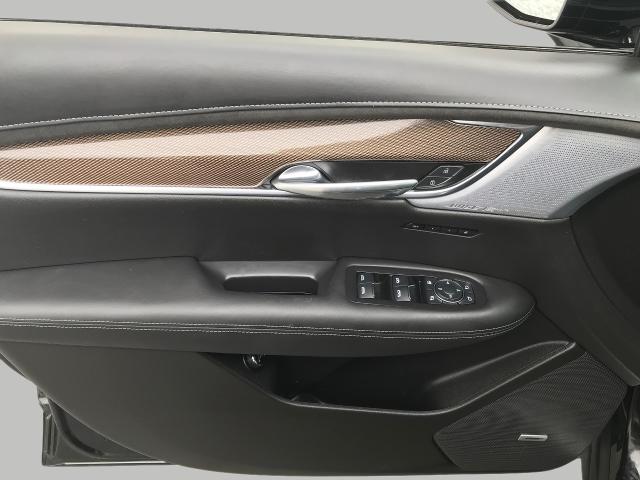 2024 Cadillac XT6 Vehicle Photo in GREEN BAY, WI 54303-3330