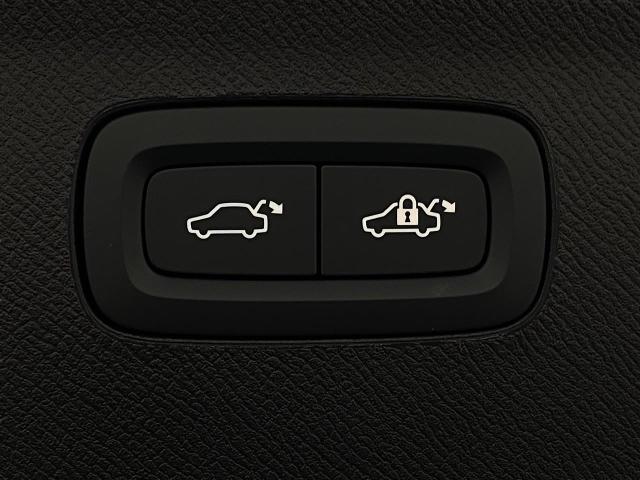 2025 Volvo XC90 Plug-In Hybrid Vehicle Photo in Appleton, WI 54913