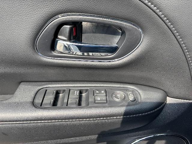 2022 Honda HR-V Vehicle Photo in APPLETON, WI 54914-8833